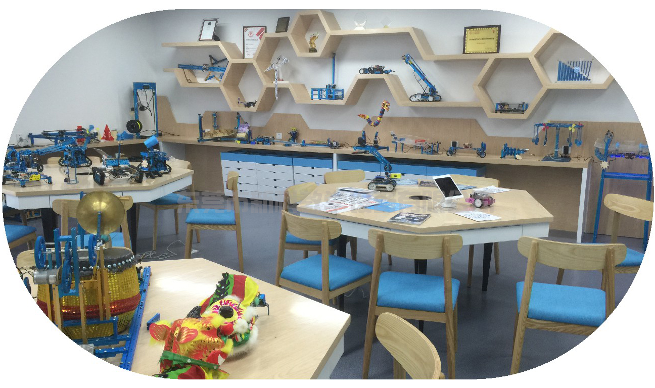 <a href='http://m.dgshyi.cn' target='1' style='font-size:14px; font-weight:bold; color:#0080ff;'>創客實驗室</a>展示區